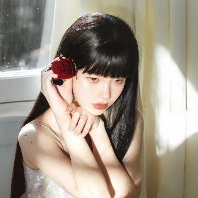 单车上的少女